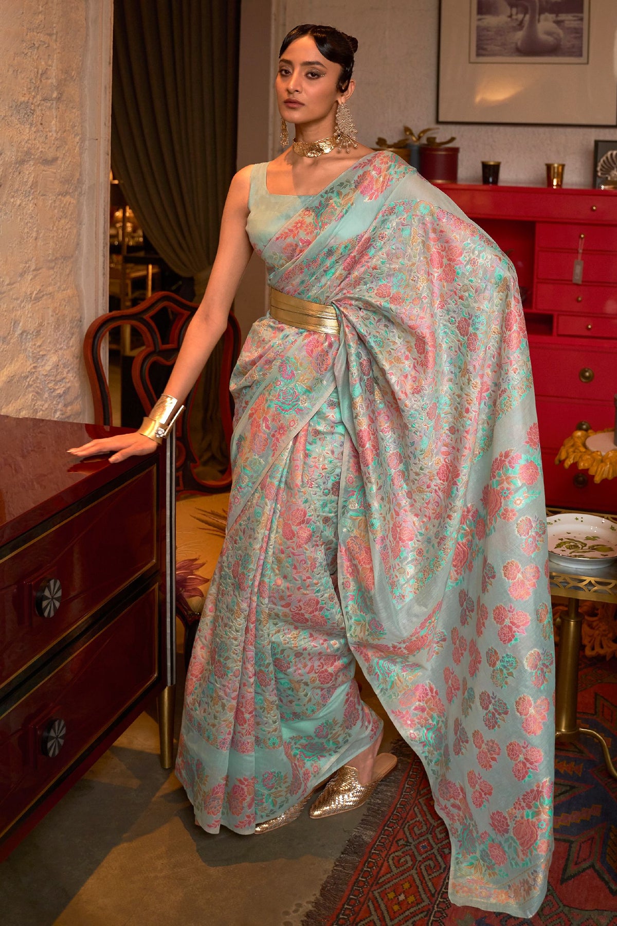 Handloom Woven Modal Silk Saree with Floral Motifs - Image 4