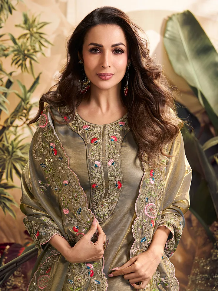 Women Floral Embroidered Zari Straight Crushed Organza Kurta Set - Image 2