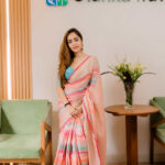 Silk Blend Woven Banarasi Saree With Blouse Piece