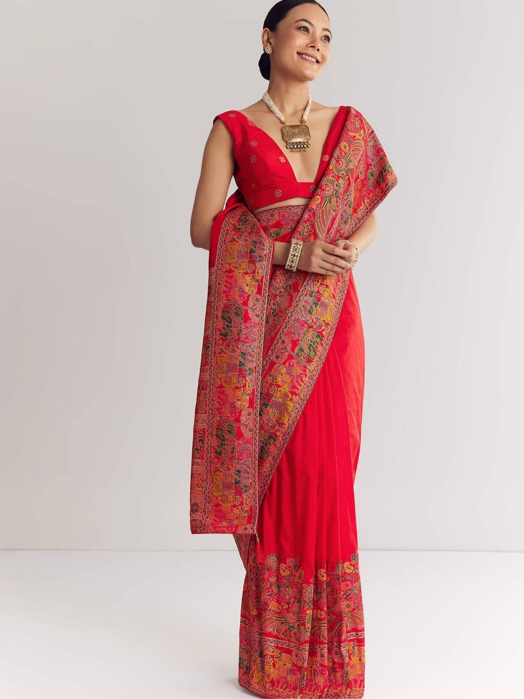 Soft Woven Silk Saree with Ethnic Elements - Image 2