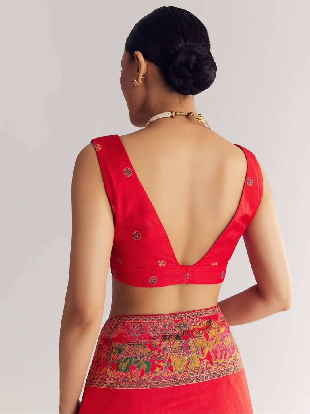 Soft Woven Silk Saree with Ethnic Elements - Image 8